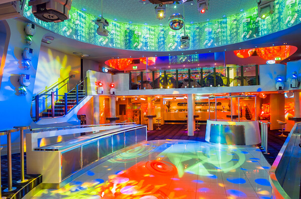 liquid nightclub sutton-999058 
 Liquid Nightclub - Sutton, UK
Copyright - Richard Southall 
 Keywords: Copyright, Interiors, Liquid, Nightclub, Richard, Southall, Sutton, architectural, bar, club, dance, emphasis, exterior, floor, late, leisure, luminar, night, photographer, photography, uk, venue