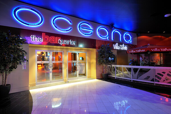 DSC4704 
 Oceana Nightclub - Southampton
Copyright - Richard Southall 
 Keywords: Copyright, Nightclub, Oceana, Richard, Southall, Southampton, UK venue, bar, dance, deltic, disco, emphasis, late, leisure, luminar, night, photographer, photography, rekom