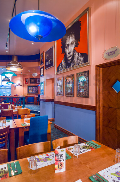 8M5P6392 
 Chicago Rock Cafe - St Helier, Jersey, UK
Copyright - Richard Southall 
 Keywords: Chicago, Copyright, Helier, Jersey, Richard, Rock, Southall, St, american, cafe, deltic, diner, emphasis, late, leisure, luminar, night, photographer, photography, restaurant, themed, uk