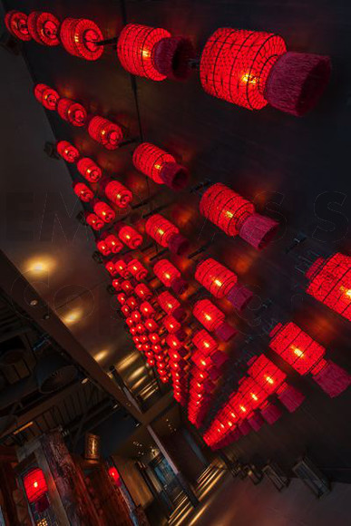 DSC3221 
 Hutong Restaurant - The Shard, London
Copyright - Richard Southall 
 Keywords: Hutong, Restaurant, The, Shard, London, level, 33, St Thomas, street, Chinese, se1 9ry, bar,
Copyright, Richard, Southall, emphasis, photography, photographer,