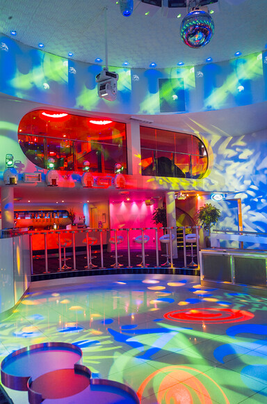 liquid nightclub sutton-998971 
 Liquid Nightclub - Sutton, UK
Copyright - Richard Southall 
 Keywords: Copyright, Interiors, Liquid, Nightclub, Richard, Southall, Sutton, architectural, bar, club, dance, emphasis, exterior, floor, late, leisure, luminar, night, photographer, photography, uk, venue