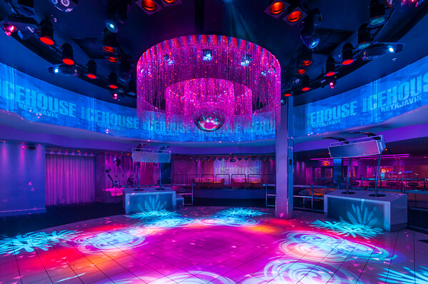 DSC6530 
 Oceana Nightclub - Milton Keynes, UK
Copyright - Richard Southall 
 Keywords: Copyright, Milton Keynes, Nightclub, Oceana, Richard, Southall, architectural, club, emphasis, exterior, interior, late, leisure, luminar, night, photographer, photography, uk, venue