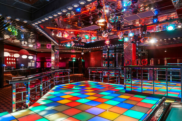 DSC6775 
 Oceana Nightclub - Milton Keynes, UK
Copyright - Richard Southall 
 Keywords: Copyright, Milton Keynes, Nightclub, Oceana, Richard, Southall, architectural, club, emphasis, exterior, interior, late, leisure, luminar, night, photographer, photography, uk, venue