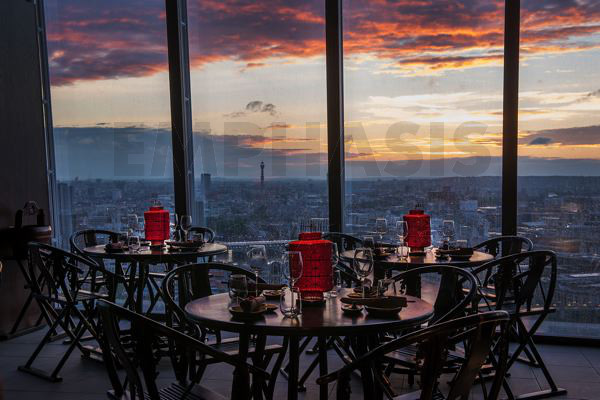 DSC3309 
 Hutong Restaurant - The Shard, London
Copyright - Richard Southall 
 Keywords: Hutong, Restaurant, The, Shard, London, level, 33, St Thomas, street, Chinese, se1 9ry, bar,
Copyright, Richard, Southall, emphasis, photography, photographer,