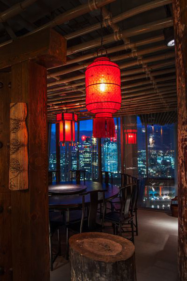 DSC3397 
 Hutong Restaurant - The Shard, London
Copyright - Richard Southall 
 Keywords: Hutong, Restaurant, The, Shard, London, level, 33, St Thomas, street, Chinese, se1 9ry, bar,
Copyright, Richard, Southall, emphasis, photography, photographer,