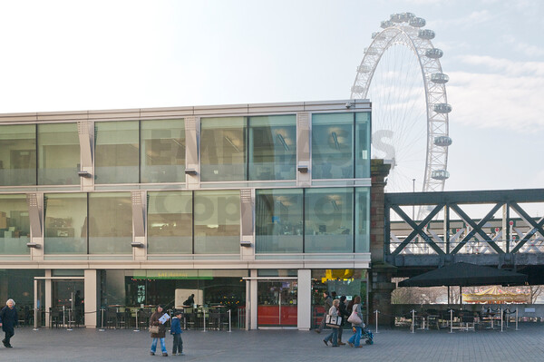 DSC6576 
 Las Iguanas Restaurant - Royal Festival Hall, South Bank, London, UK
Copyright - Richard Southall 
 Keywords: Bank, Copyright, Festival, Hall, Iguanas, Las, London, Richard, Royal, South, Southall, emphasis, photographer, photography, restaurant, uk